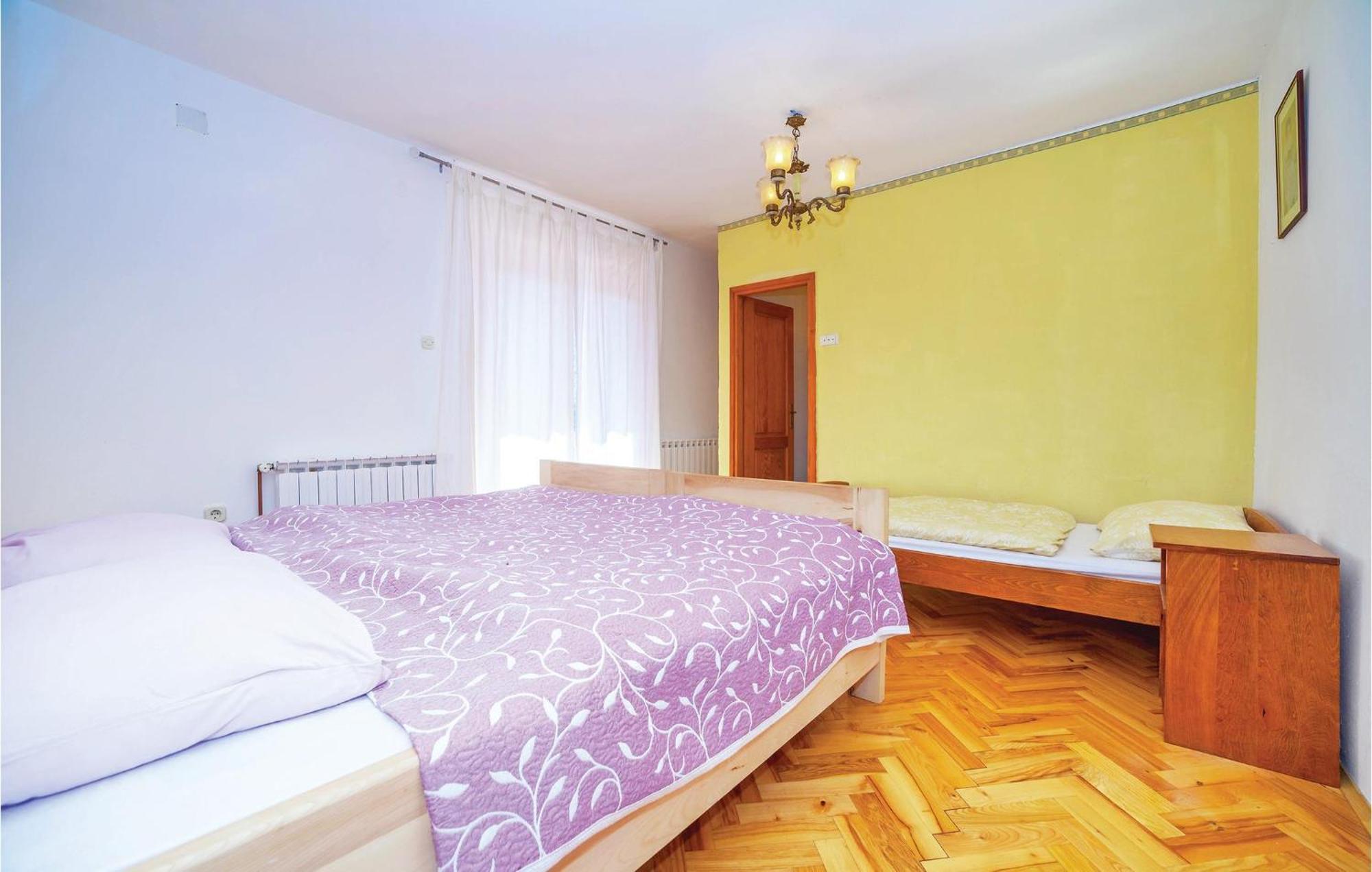 7 Bedroom Pet Friendly Home In Crni Kal Crni Kal (Lika-Senj) Exterior foto