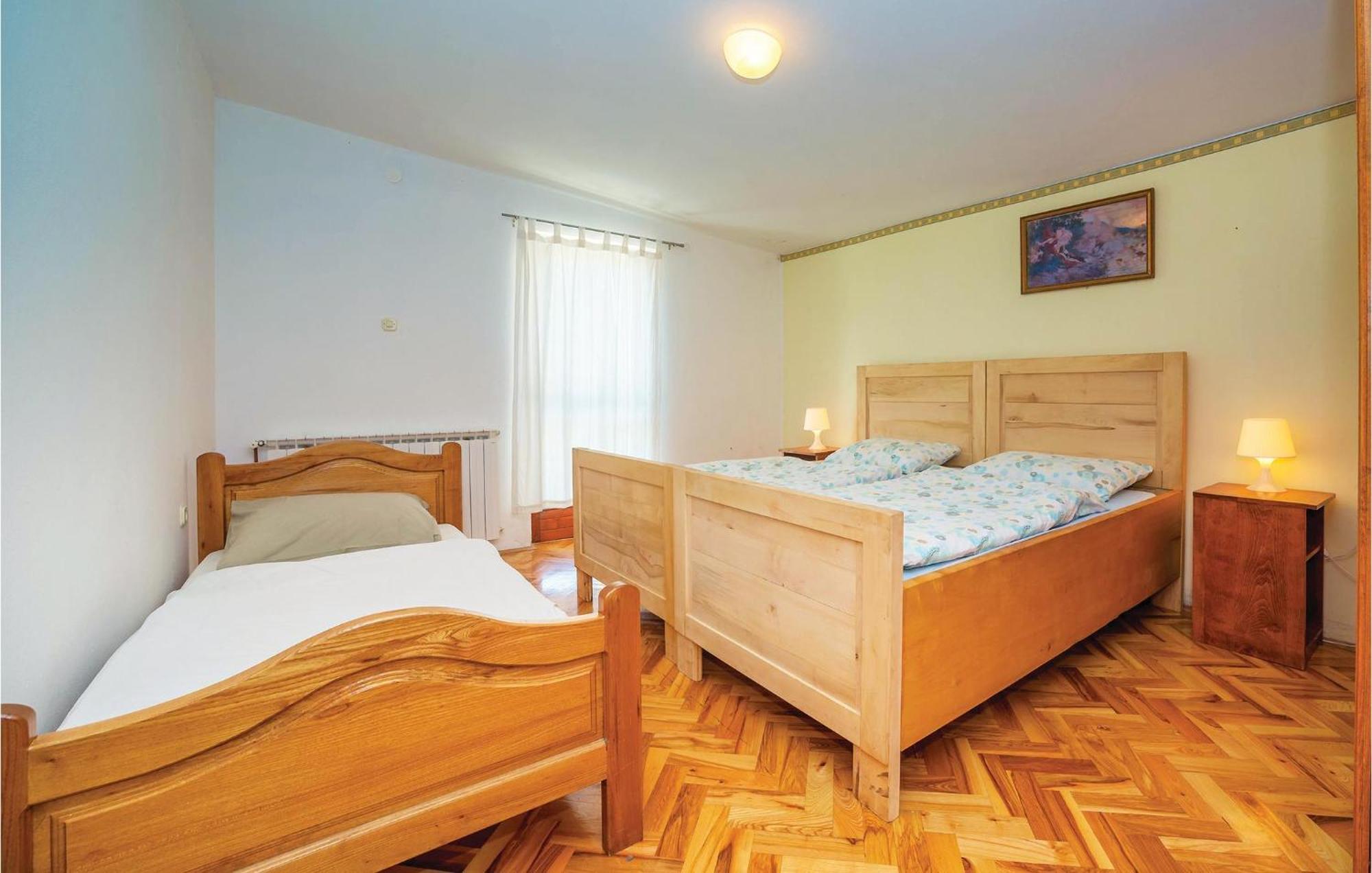 7 Bedroom Pet Friendly Home In Crni Kal Crni Kal (Lika-Senj) Exterior foto