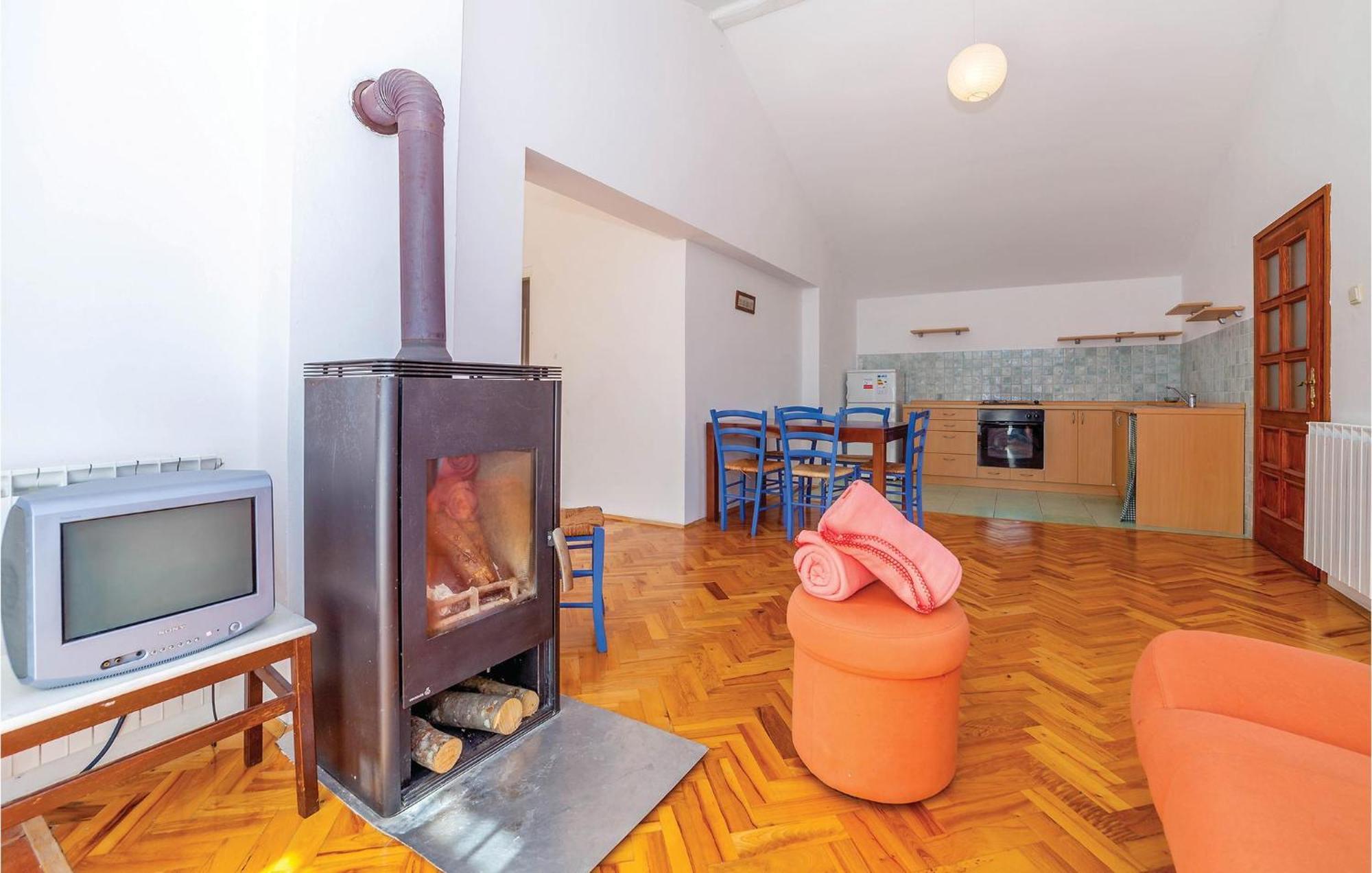 7 Bedroom Pet Friendly Home In Crni Kal Crni Kal (Lika-Senj) Exterior foto