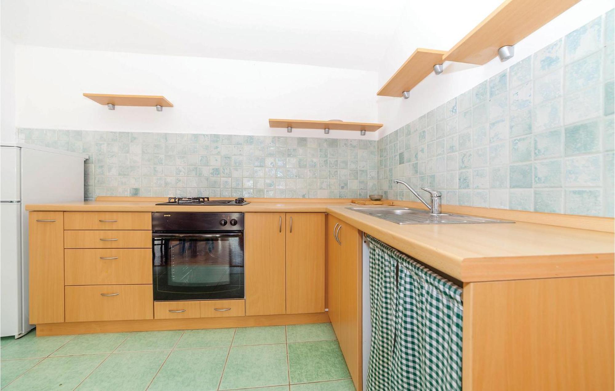 7 Bedroom Pet Friendly Home In Crni Kal Crni Kal (Lika-Senj) Exterior foto