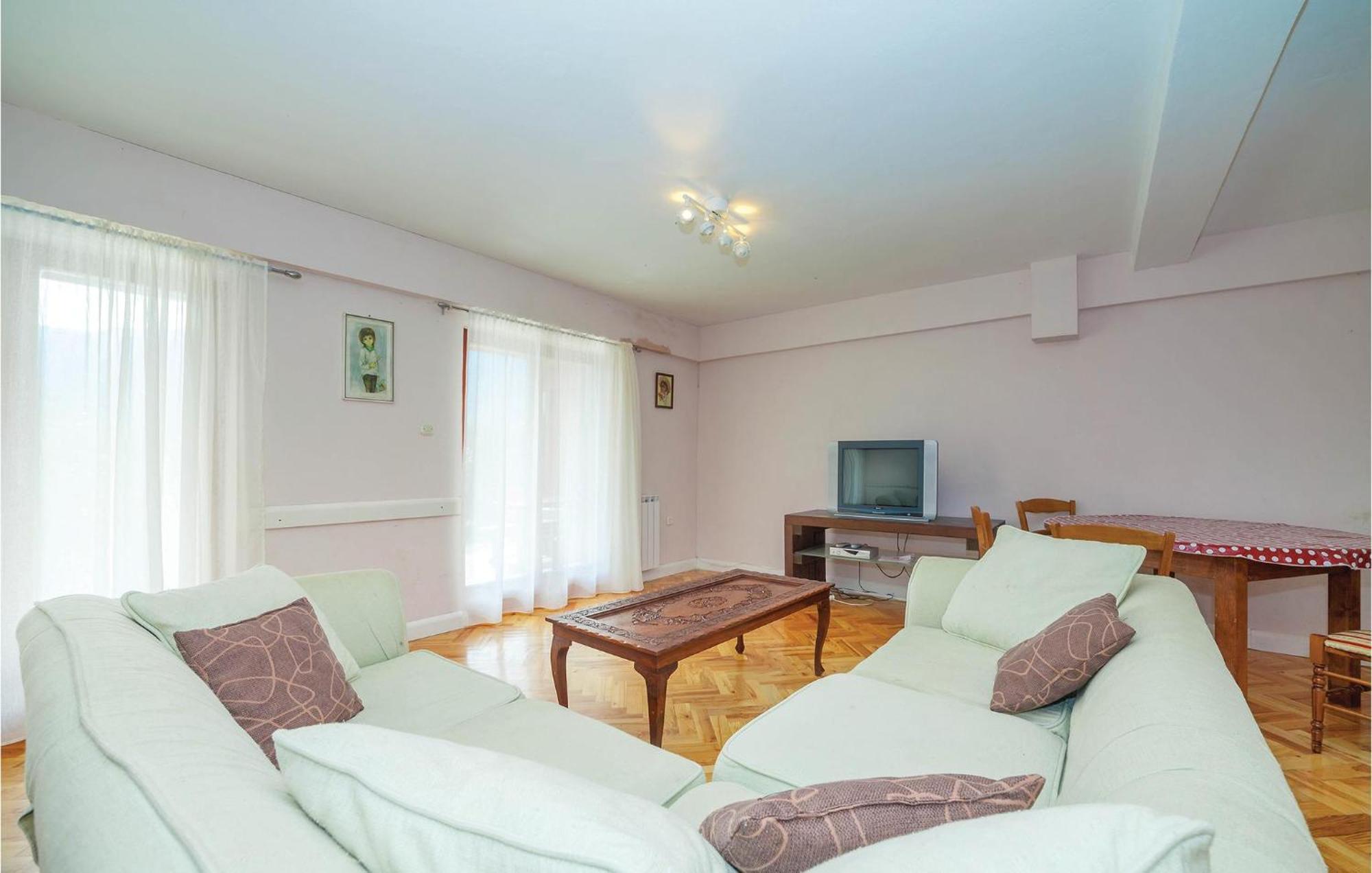 7 Bedroom Pet Friendly Home In Crni Kal Crni Kal (Lika-Senj) Exterior foto