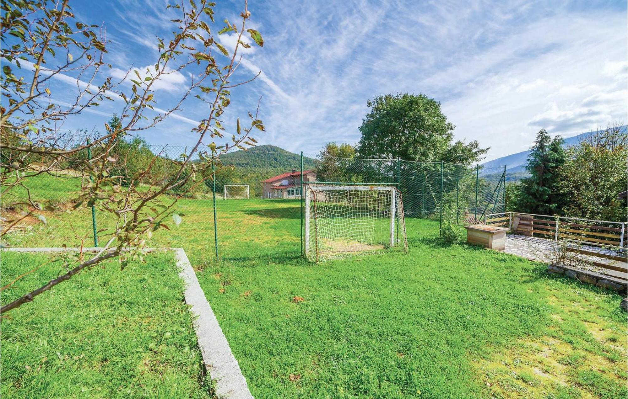 7 Bedroom Pet Friendly Home In Crni Kal Crni Kal (Lika-Senj) Exterior foto