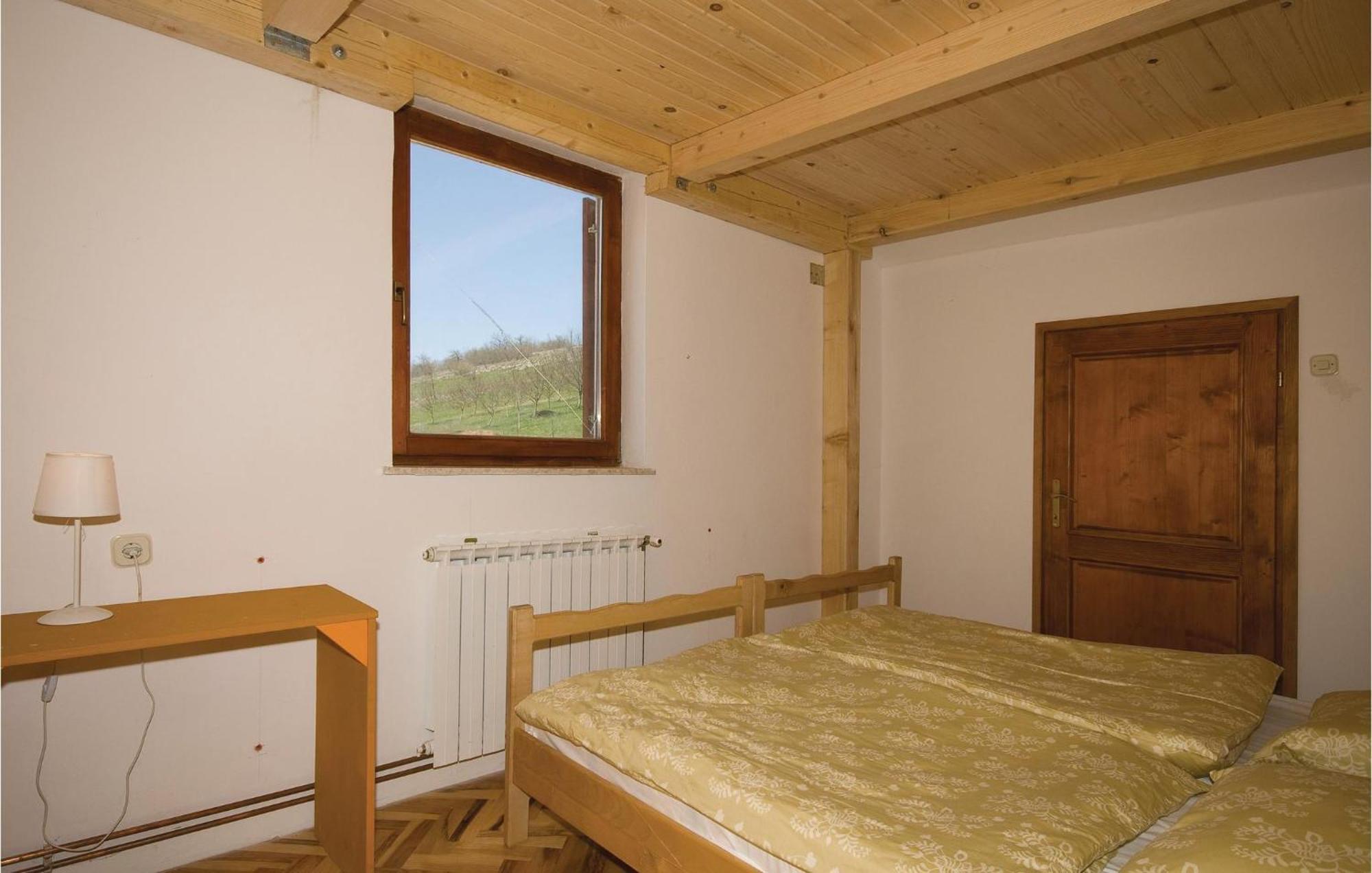 7 Bedroom Pet Friendly Home In Crni Kal Crni Kal (Lika-Senj) Exterior foto