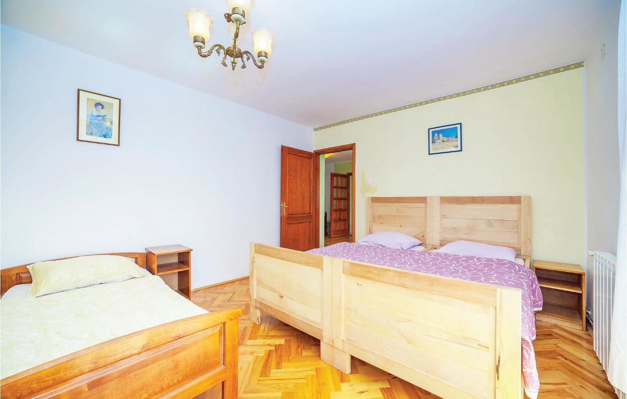 7 Bedroom Pet Friendly Home In Crni Kal Crni Kal (Lika-Senj) Exterior foto