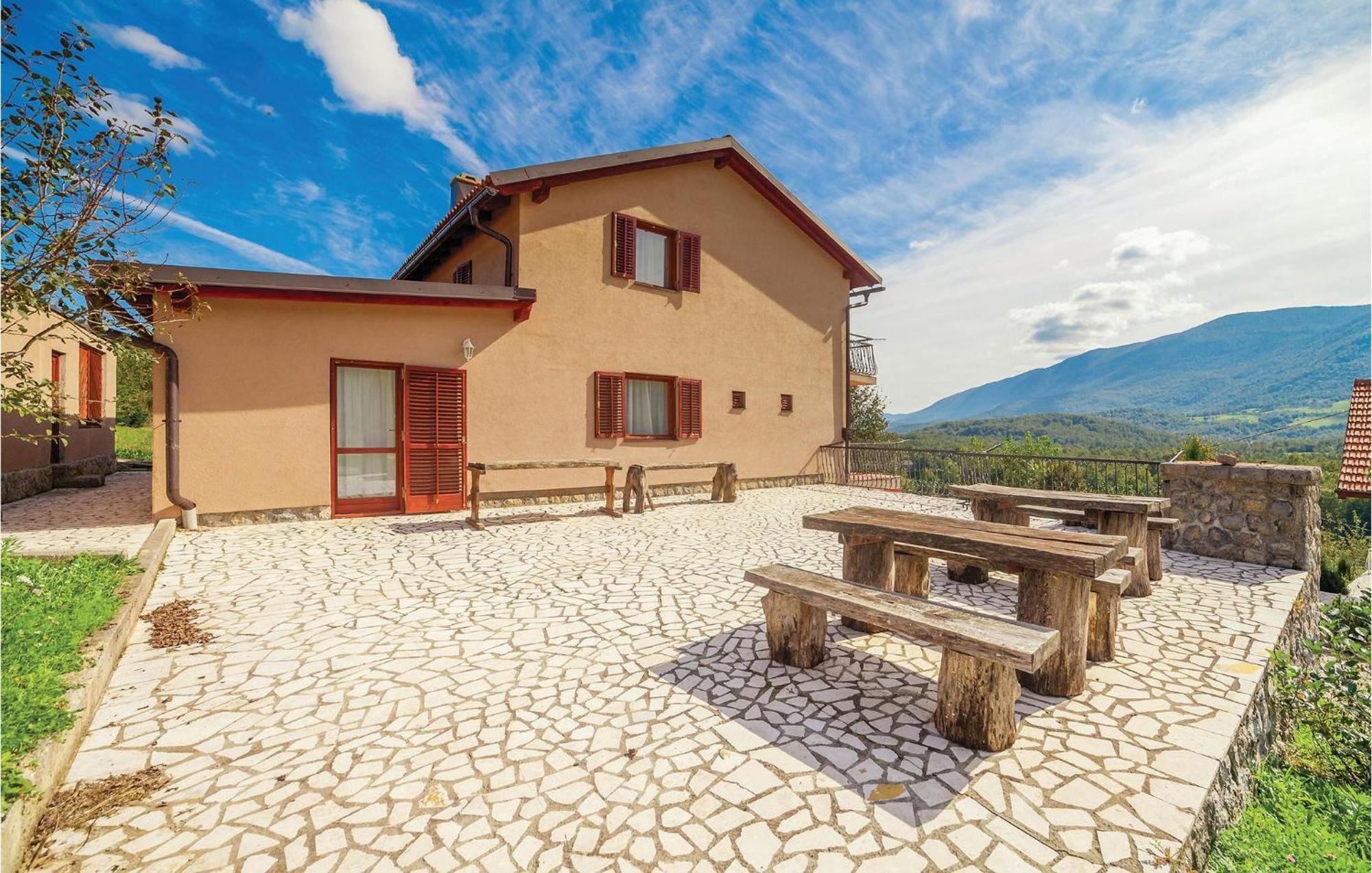 7 Bedroom Pet Friendly Home In Crni Kal Crni Kal (Lika-Senj) Exterior foto
